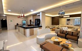 Mac Hotel
