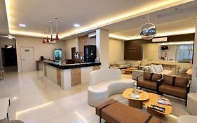 Mac Hotel